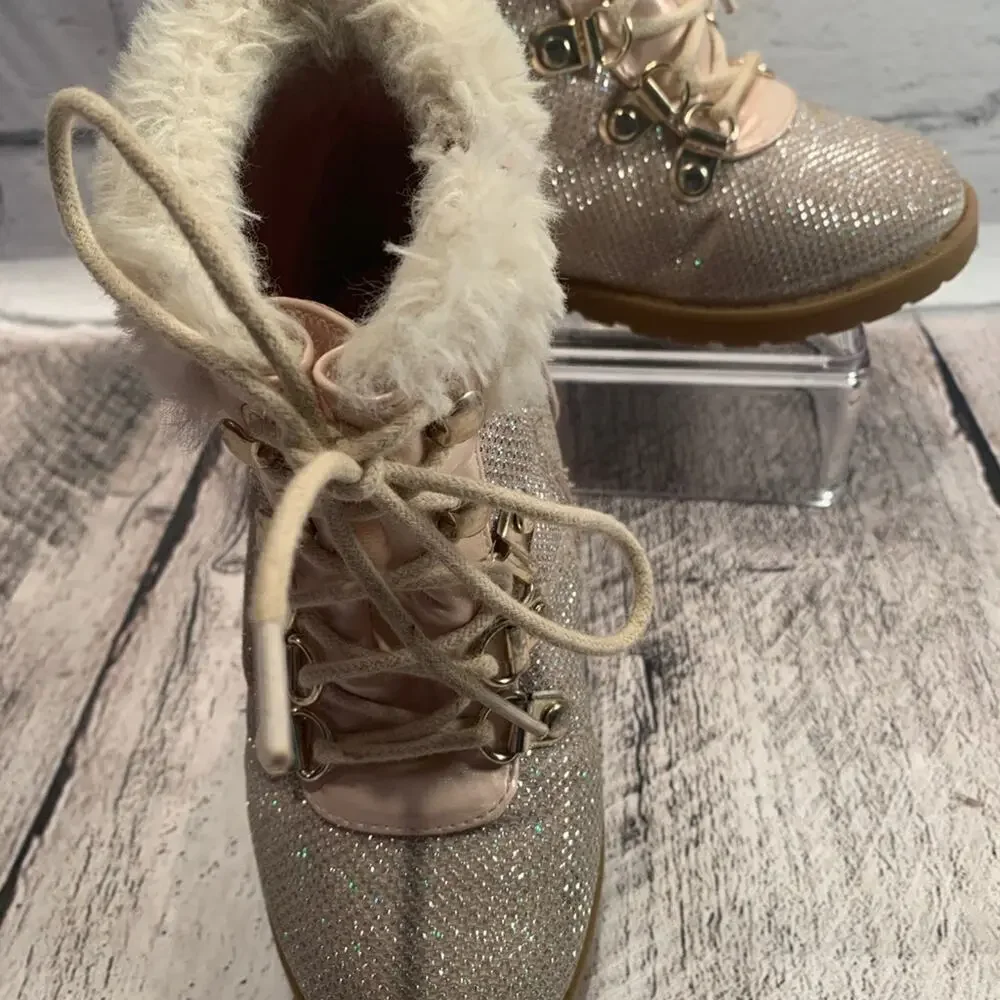 JUICY COUTURE Girl’s Lil Huntington Pink Glitter Boots with Fur Trim / Size: 10M